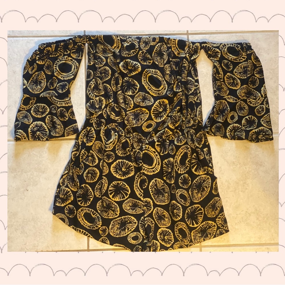 Kaulua’e Off-Shoulder Black and Gold Romper - Picture 3 of 5